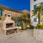 Padrone With Pool - Perfect For Families! Apartamento Garica