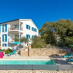 Padrone With Pool - Perfect For Families! Apartamento
