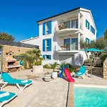 Padrone With Pool - Perfect For Families! *