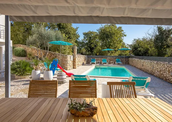 Padrone With Pool - Perfect For Families! Apartmán Garica