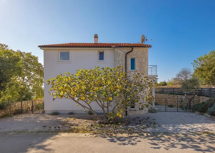 Padrone With Pool - Perfect For Families! * Garica
