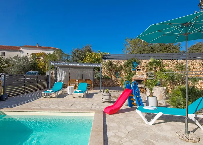 Padrone With Pool - Perfect For Families! *