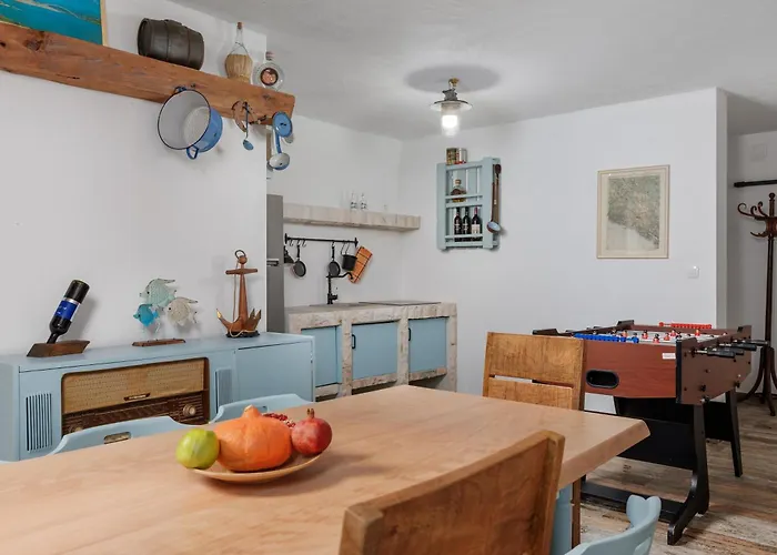 Padrone With Pool - Perfect For Families! Garica