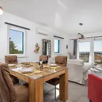Padrone With Pool - Perfect For Families! * Garica