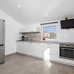 דירה Padrone With Pool - Perfect For Families!