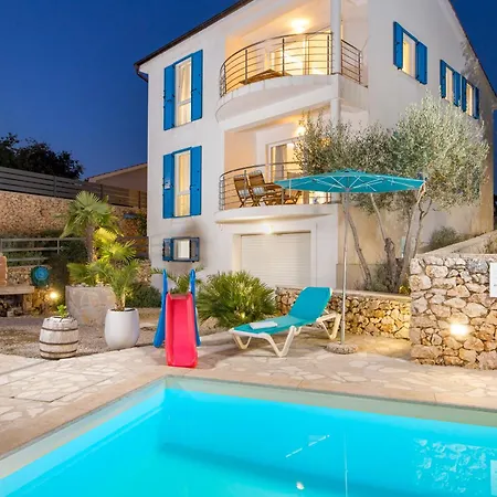 Apartment Padrone With Pool - Perfect For Families!