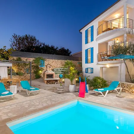Padrone With Pool - Perfect For Families! Apartment *