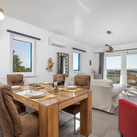 Padrone With Pool - Perfect For Families! * Garica