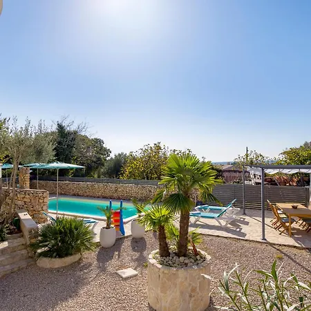 Apartment Padrone With Pool - Perfect For Families! Garica