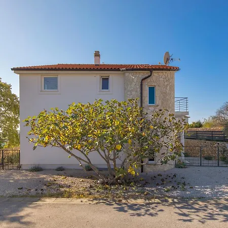 Padrone With Pool - Perfect For Families! * Garica