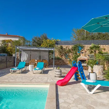 Padrone With Pool - Perfect For Families! *