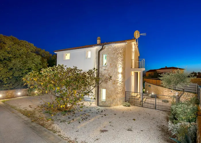 Padrone With Pool - Perfect For Families!