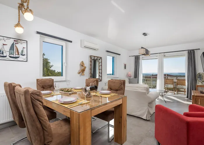 Padrone With Pool - Perfect For Families! * Garica