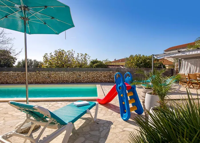 Padrone With Pool - Perfect For Families! * Garica