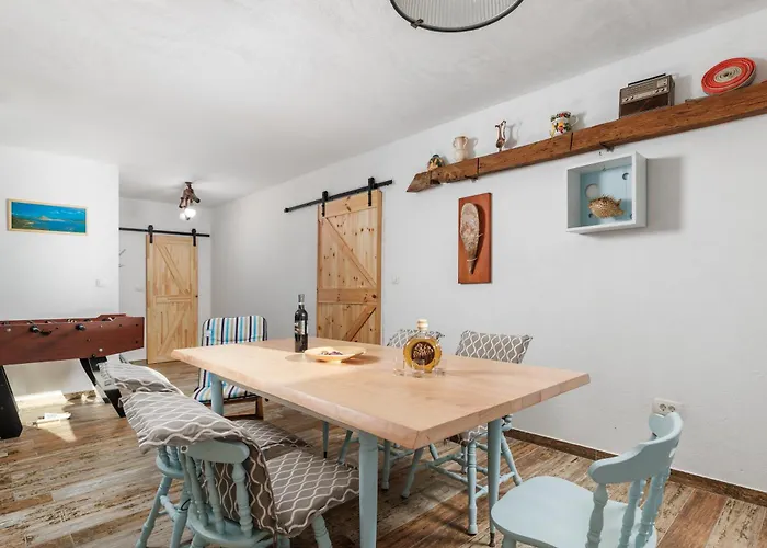 Padrone With Pool - Perfect For Families! *