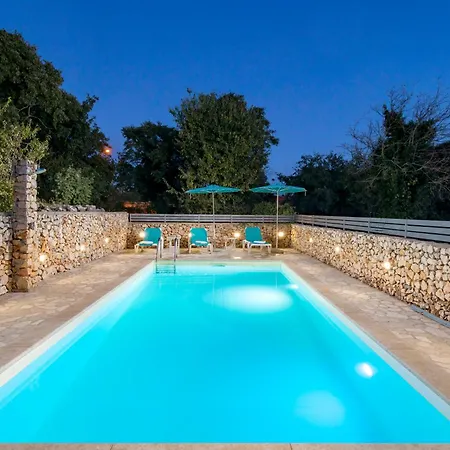 Padrone With Pool - Perfect For Families! * Garica