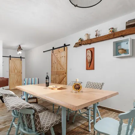 Padrone With Pool - Perfect For Families! *